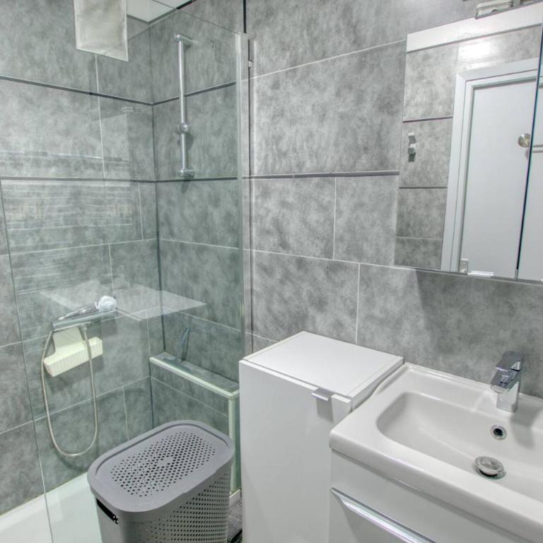 Studio Antibes Centre ville - Parking WIFI Climatisation - LIMESTAY - Studio - 19