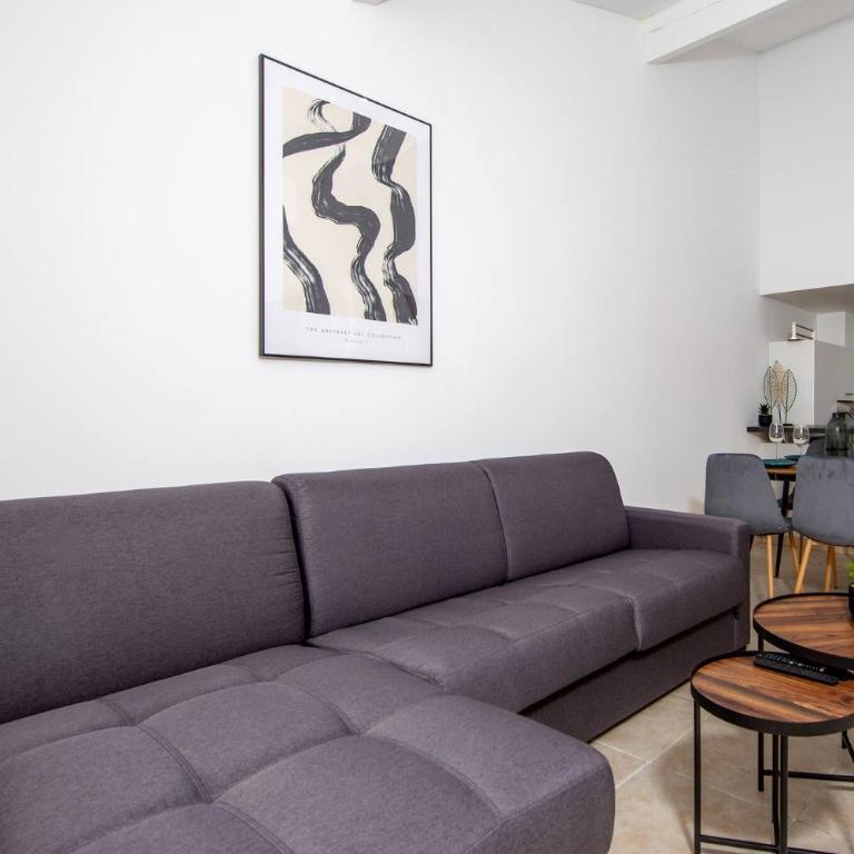 Élégance au Cœur du Vieil Antibes 2 Chambres climatisation 6 personnes - Appartement - 3