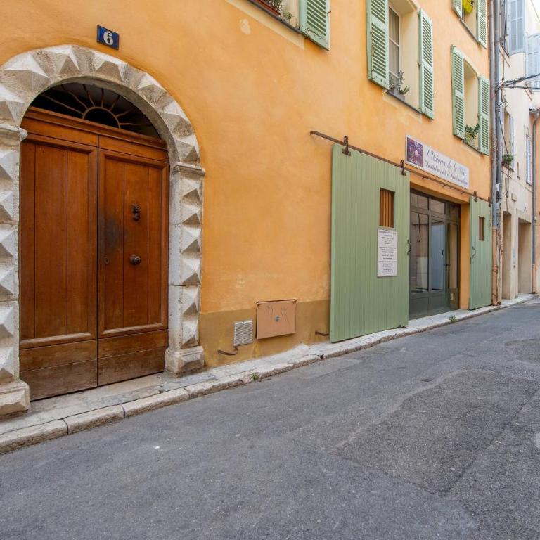 Élégance au Cœur du Vieil Antibes 2 Chambres climatisation 6 personnes - Appartement - 15