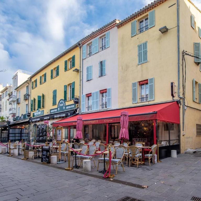 Élégance au Cœur du Vieil Antibes 2 Chambres climatisation 6 personnes - Appartement - 17