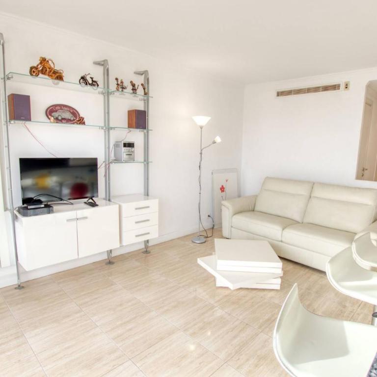 Le Clair Golfe-Juan - T2 terrasse vue mer Parking privé WIFI - LIMESTAY - Appartement - 5