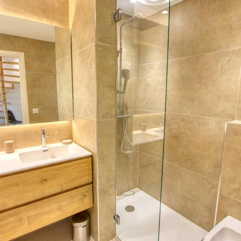 Duplex Vieil Antibes 3 chambres Parking avec vue mer Wifi - LIMESTAY - Apartamento - 9