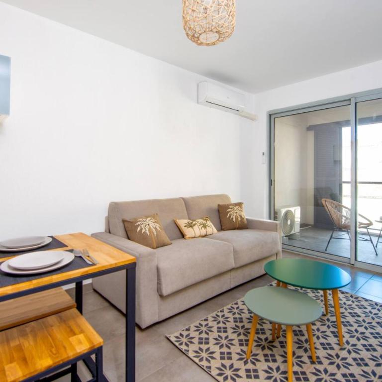 Studio Port Golfe-Juan Parking Wifi Climatisation Terrasse - Studio - 1
