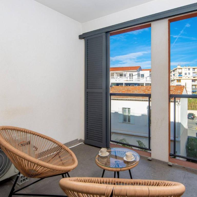 Studio Port Golfe-Juan Parking Wifi Climatisation Terrasse - Studio - 7