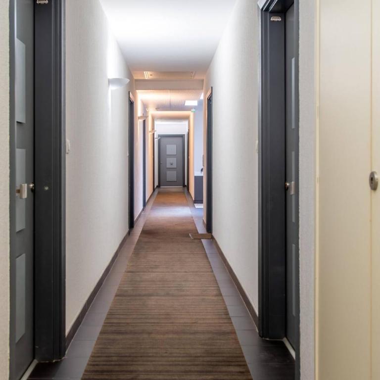 Studio Port Golfe-Juan Parking Wifi Climatisation Terrasse - Studio - 11