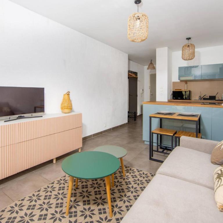 Studio Port Golfe-Juan Parking Wifi Climatisation Terrasse - Studio - 21