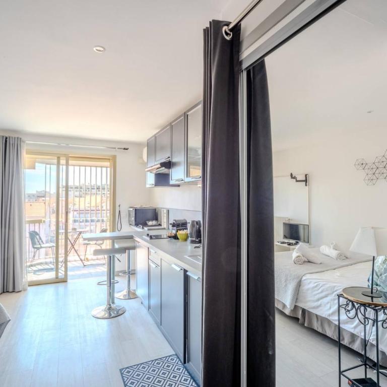 Le Mimosas - Studio Cannes centre - Vue mer Terrasse WIFI climatisation - Estudio - 10