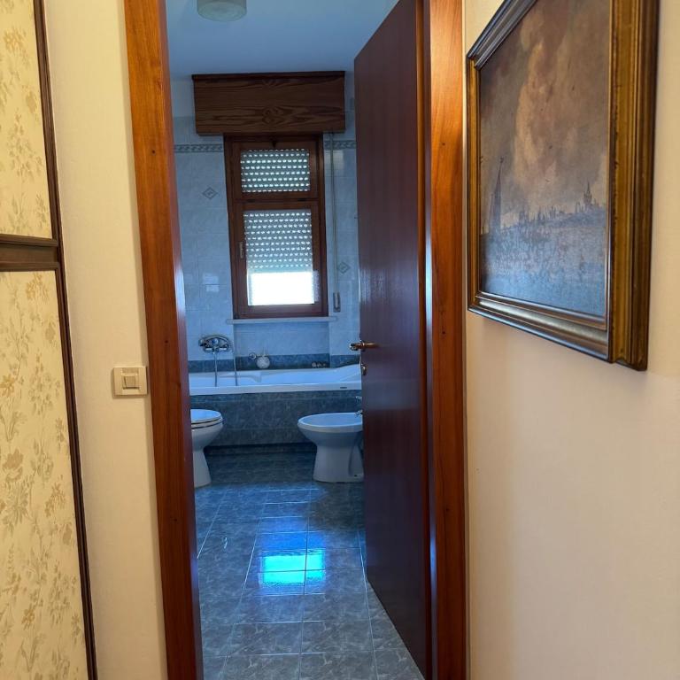 Back to the 70s, Large three-bedroom with parking - Appartamento con 3 Camere da Letto - 2