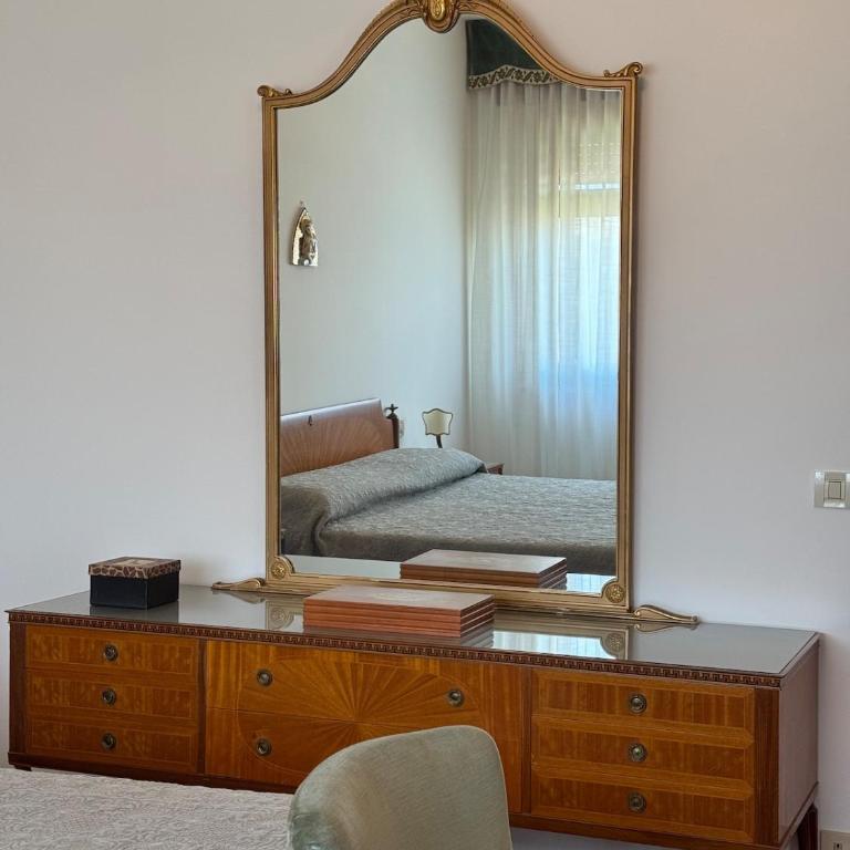 Back to the 70s, Large three-bedroom with parking - Appartamento con 3 Camere da Letto - 4
