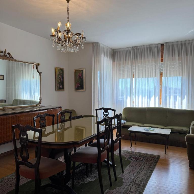 Back to the 70s, Large three-bedroom with parking - Appartamento con 3 Camere da Letto - 9