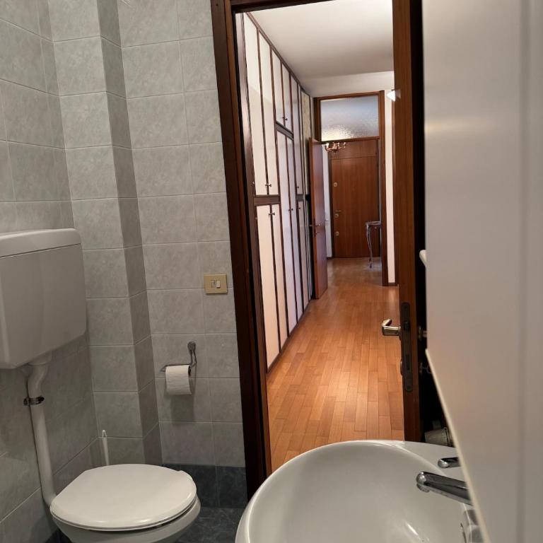 Back to the 70s, Large three-bedroom with parking - Appartamento con 3 Camere da Letto - 10