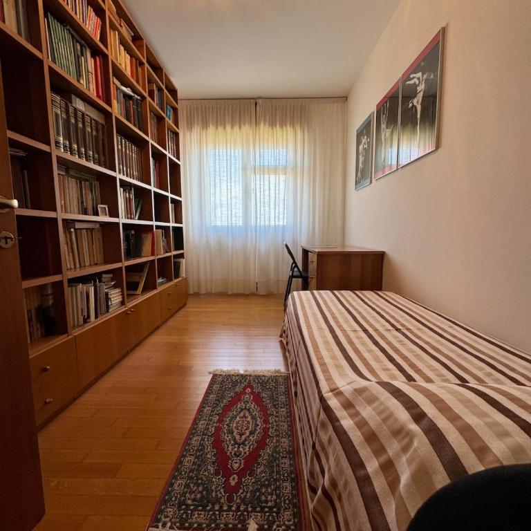 Back to the 70s, Large three-bedroom with parking - Appartamento con 3 Camere da Letto - 11