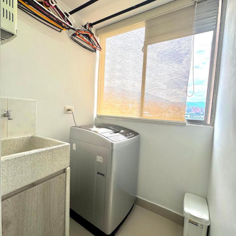 Apartamento hermoso cerca al metro - Apartamento de 3 dormitorios - 32