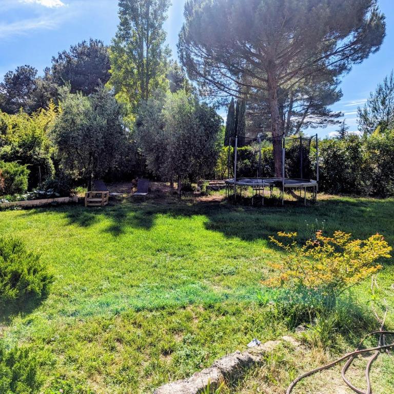 Family villa with pool in Aix-en-Provence - Villa - 9