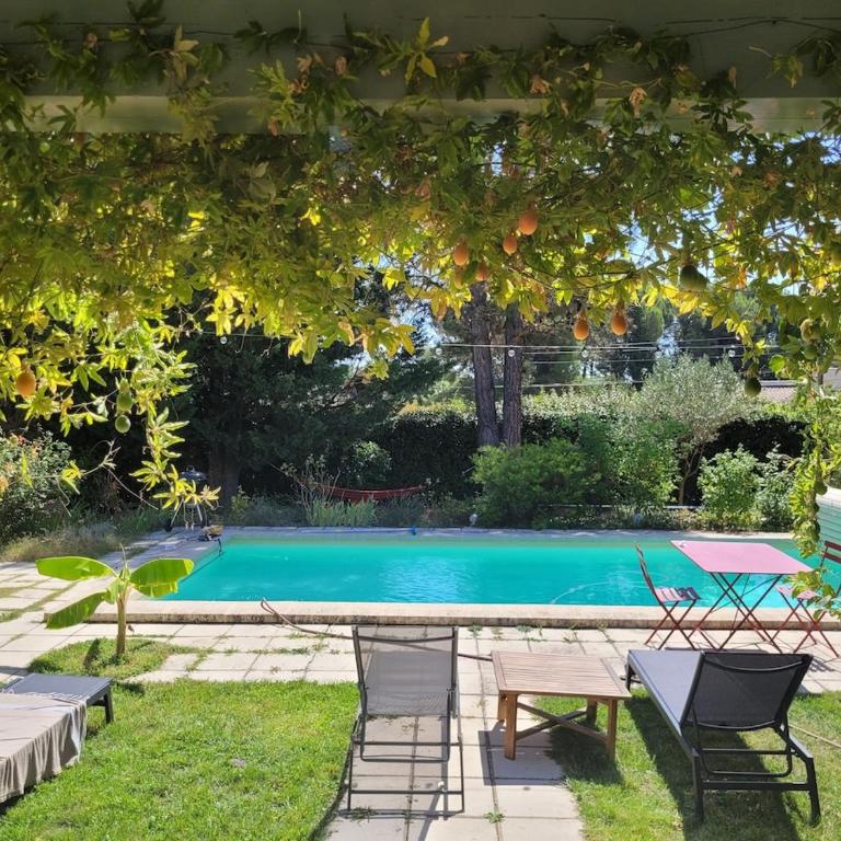 Family villa with pool in Aix-en-Provence - Villa - 1