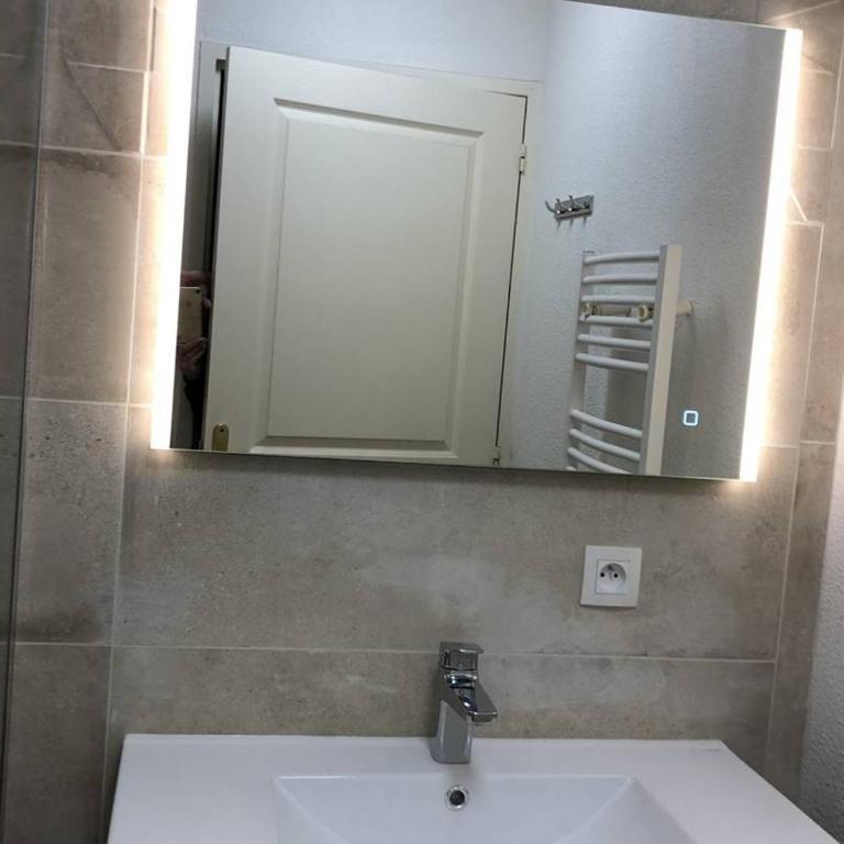 T3 avec Piscine, Clim et Terrasse - 6 pers. - FR-1-768-39 - Appartement - 9