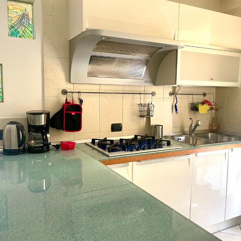 Villa con ampio giardino esterno e piscina condominiale - Casa con 2 Camere da Letto - 7