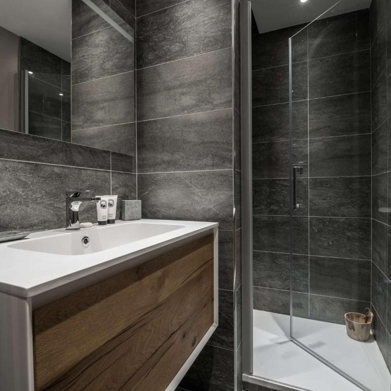 Courchevel 1550 - 5 pers, centre, parking, Wi-Fi - FR-1-631-199 - Apartamento - 9