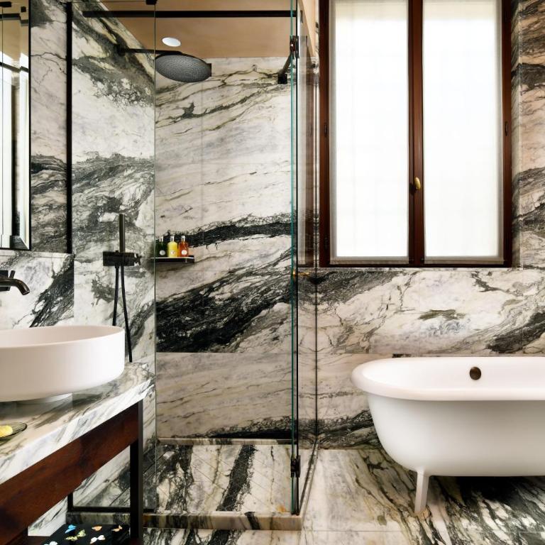 Palazzo Venart Luxury Hotel - Prestige Double Room with Grand Canal View - 5