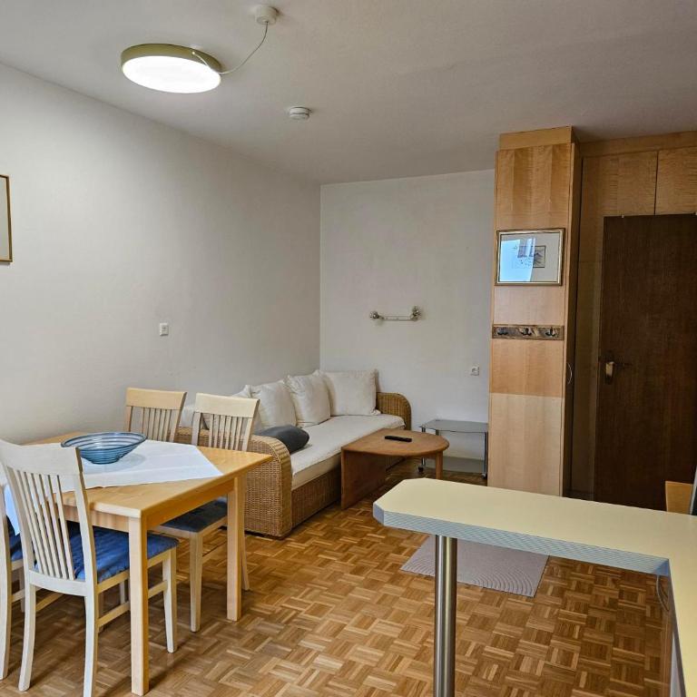 Appartementanlage Thermenblick SKI IN & SKI OUT - Apartment mit 2 Schlafzimmern und Balkon - 1