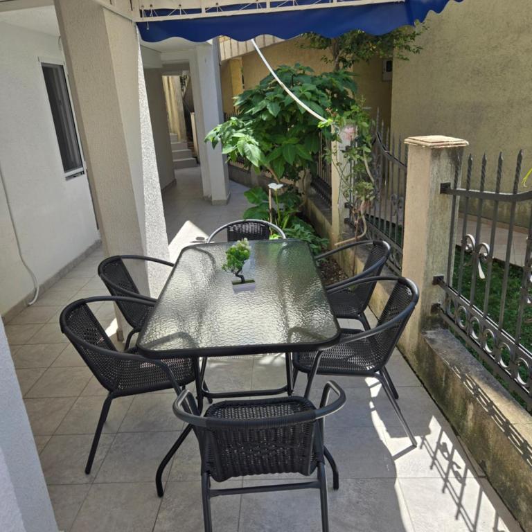 Apartmani Vitic - One-Bedroom Family Apartment - 2