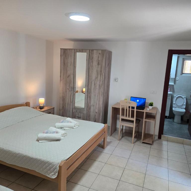 Apartmani Vitic - One-Bedroom Family Apartment - 7