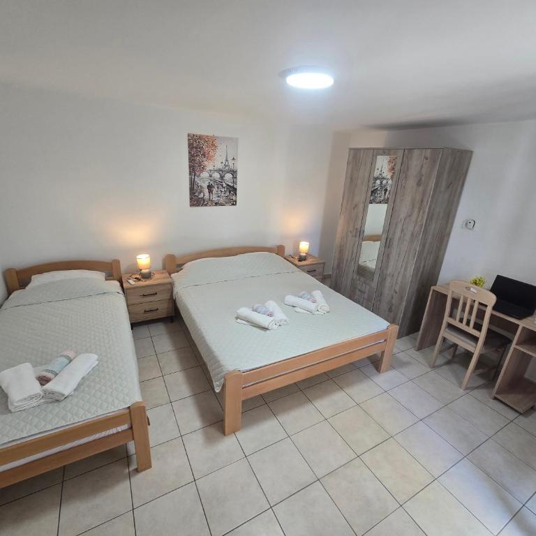 Apartmani Vitic - One-Bedroom Family Apartment - 8