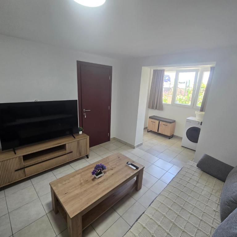 Apartmani Vitic - One-Bedroom Family Apartment - 14