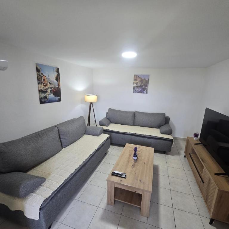 Apartmani Vitic - One-Bedroom Family Apartment - 15