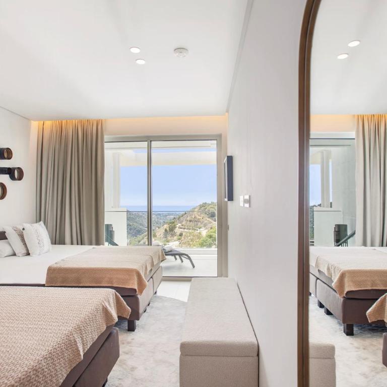 Luxury apartment with Jacuzzi - Two-Bedroom Apartment - 6