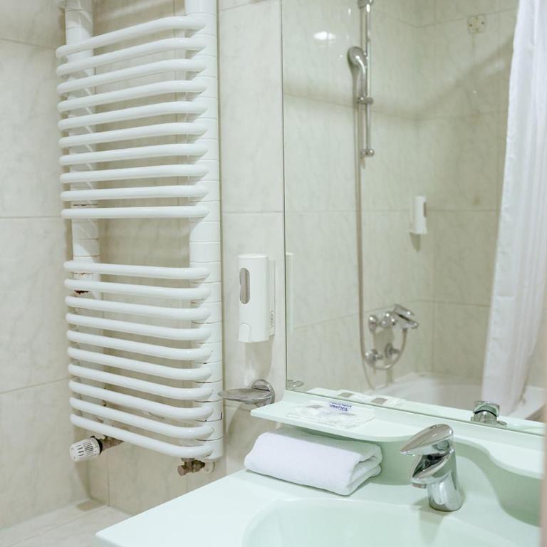 Hotel Radobolja - Twin Room - 8