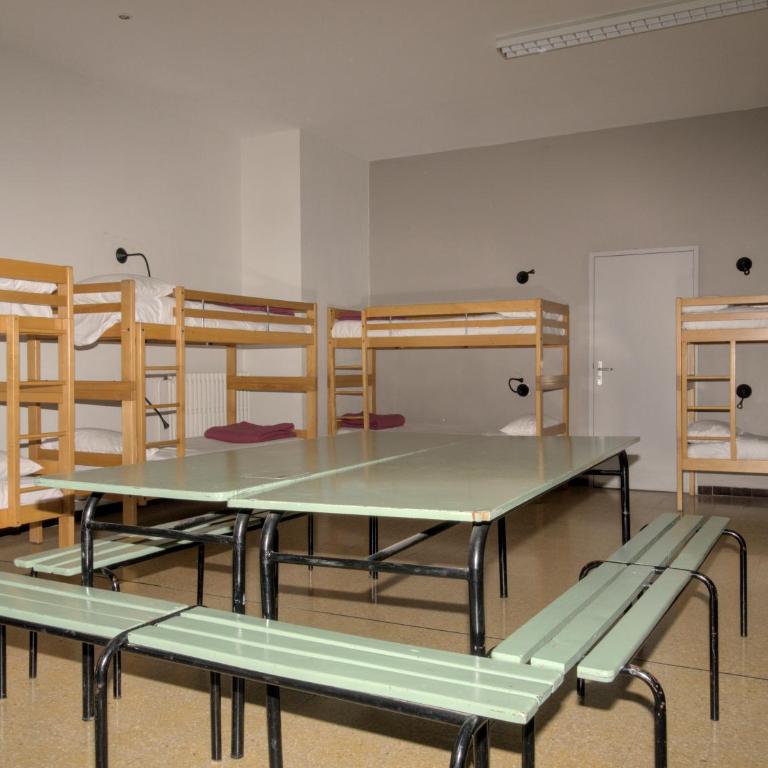Auberge de Jeunesse HI Marseille Bois-Luzy - Bed in 14-Bed Mixed Dormitory – Shared Bathroom - 2