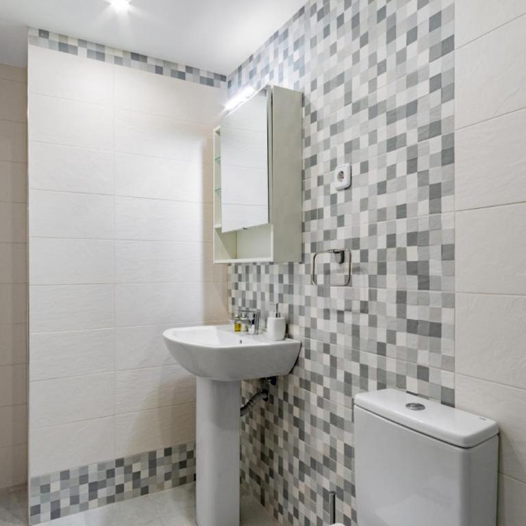 Modern Refurbished-1Bed 1.5Baths-DeliciasAtocha - One-Bedroom Apartment - 13