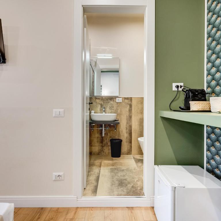 Vivilo Collection - Charme 24 Suites - Close to Via Veneto - Camera Matrimoniale Deluxe - 2