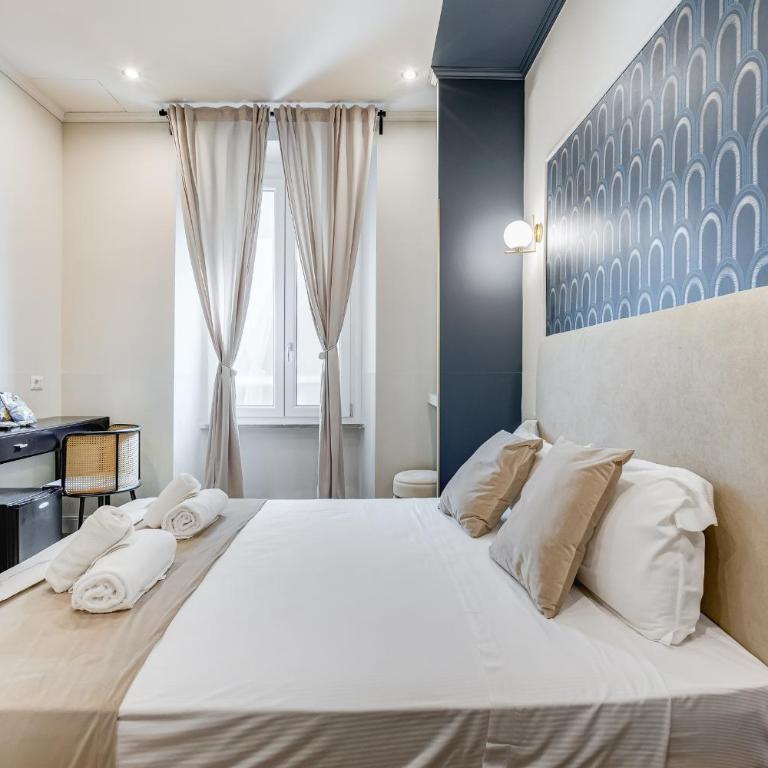 Vivilo Collection - Charme 24 Suites - Close to Via Veneto - Camera Queen con Vasca Idromassaggio - 3
