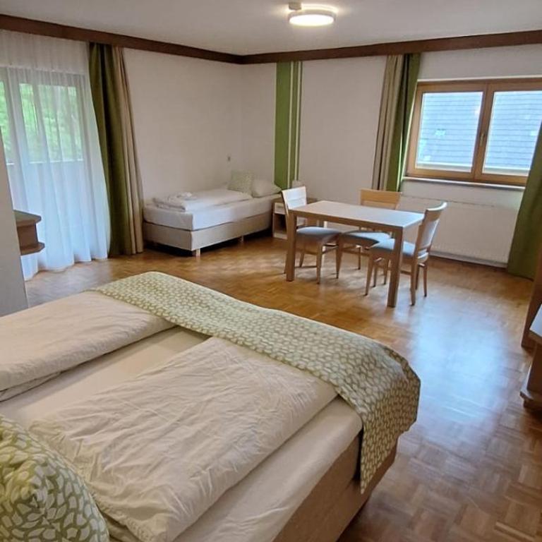 Gasthof Thomann - Dreibettzimmer mit Balkon - 2