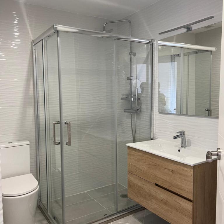 Luminoso y céntrico Llanes - Two-Bedroom Apartment with City View - 6