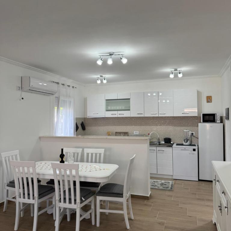 Lukic Guest house - Apartman sa 1 Spavaćom Sobom - 2
