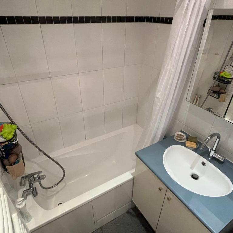T3 bright and quiet 2 steps Montmartre Batignolles - Appartement - 9