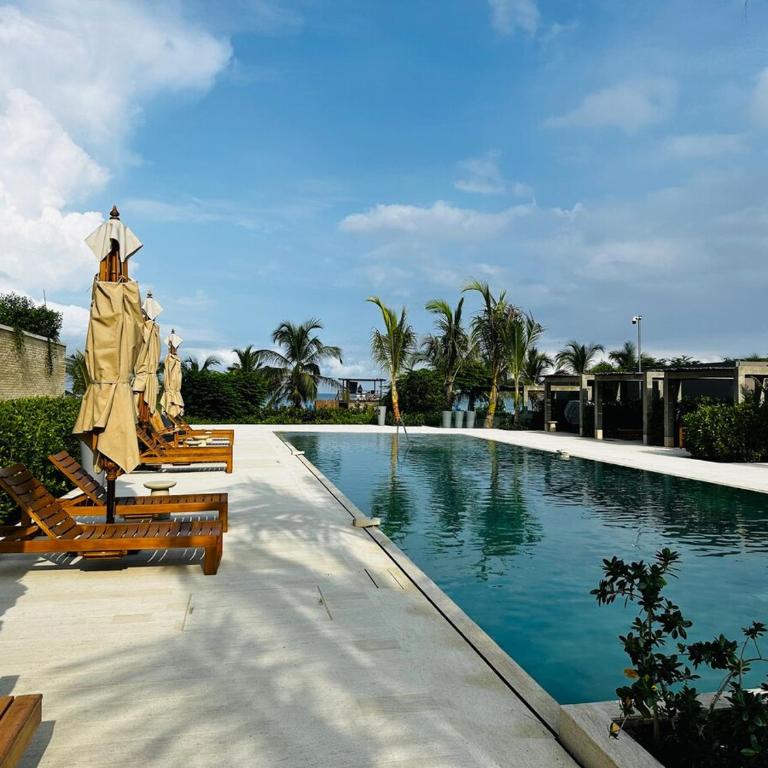 Spectacular Beachfront Apartment - Two-Bedroom Apartment - 51