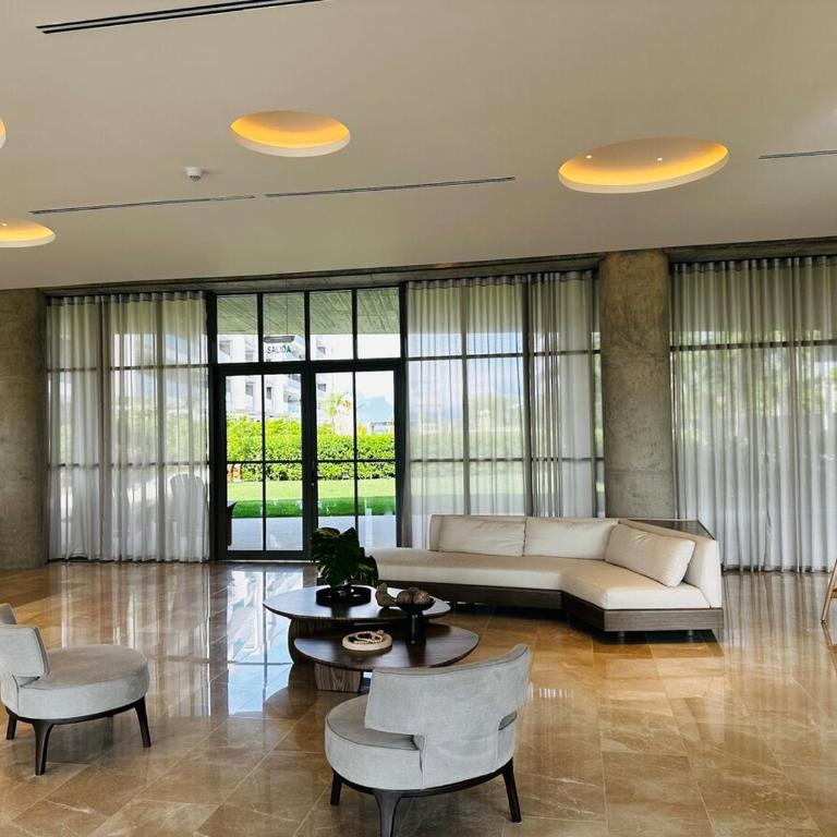 Spectacular Beachfront Apartment - Two-Bedroom Apartment - 57
