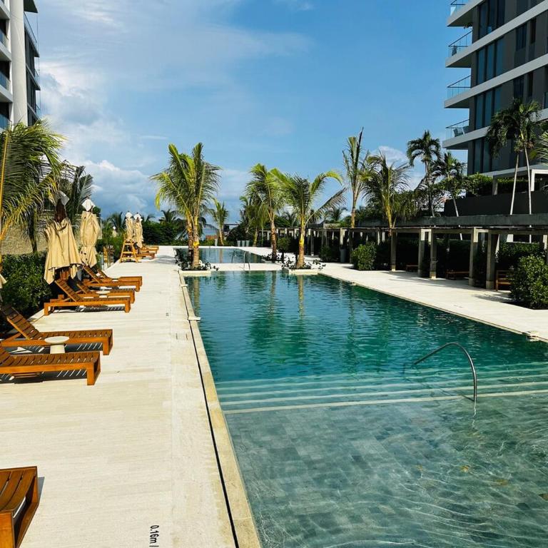 Spectacular Beachfront Apartment - Two-Bedroom Apartment - 76
