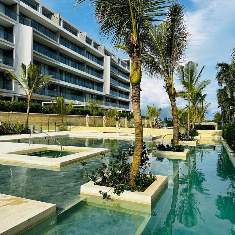Spectacular Beachfront Apartment - Two-Bedroom Apartment - 72