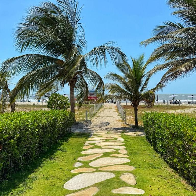 Spectacular Beachfront Apartment - Two-Bedroom Apartment - 29