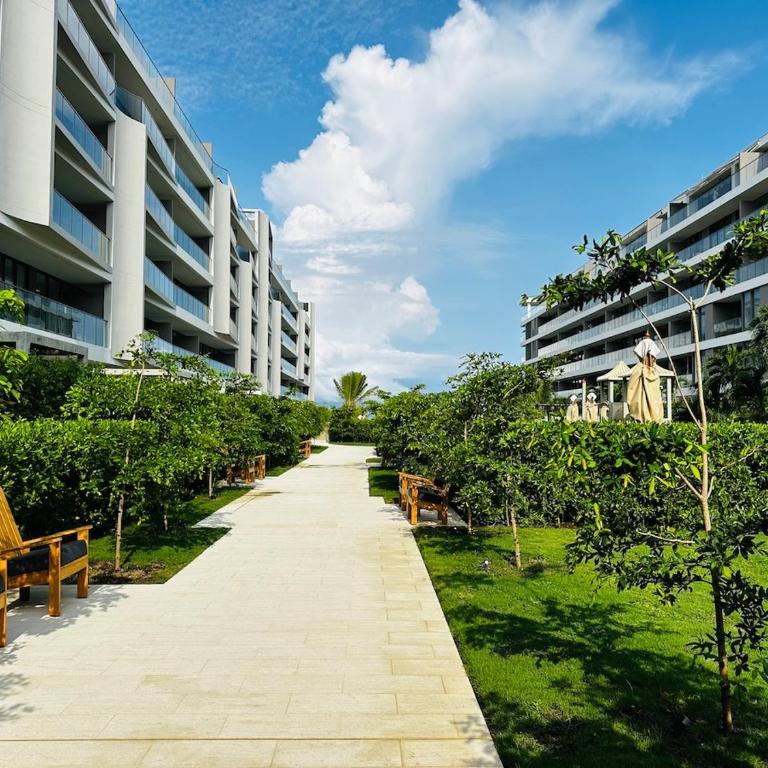Spectacular Beachfront Apartment - Two-Bedroom Apartment - 78