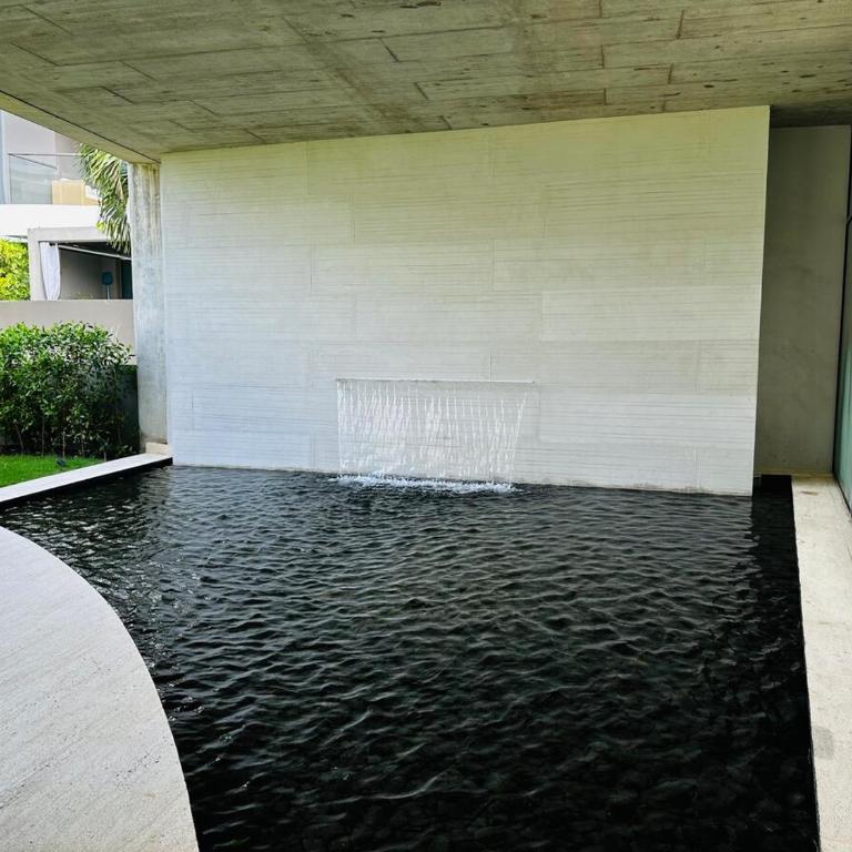 Spectacular Beachfront Apartment - Two-Bedroom Apartment - 79