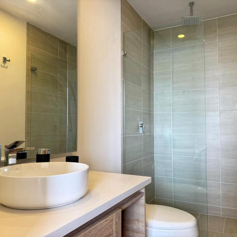 Spectacular Beachfront Apartment - Two-Bedroom Apartment - 13