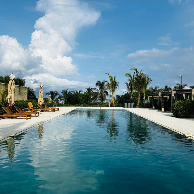 Spectacular Beachfront Apartment - Two-Bedroom Apartment - 89