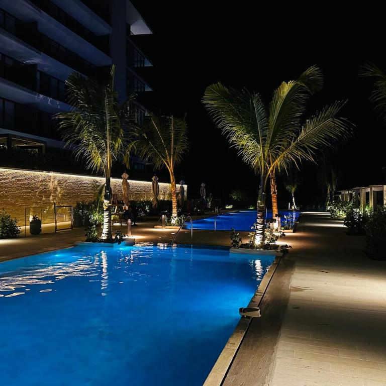 Spectacular Beachfront Apartment - Two-Bedroom Apartment - 91