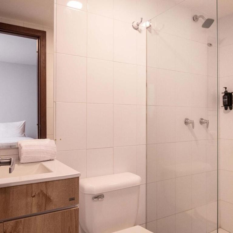 Serene Bay by Wynwood House - Two-Bedroom Apartment - 18